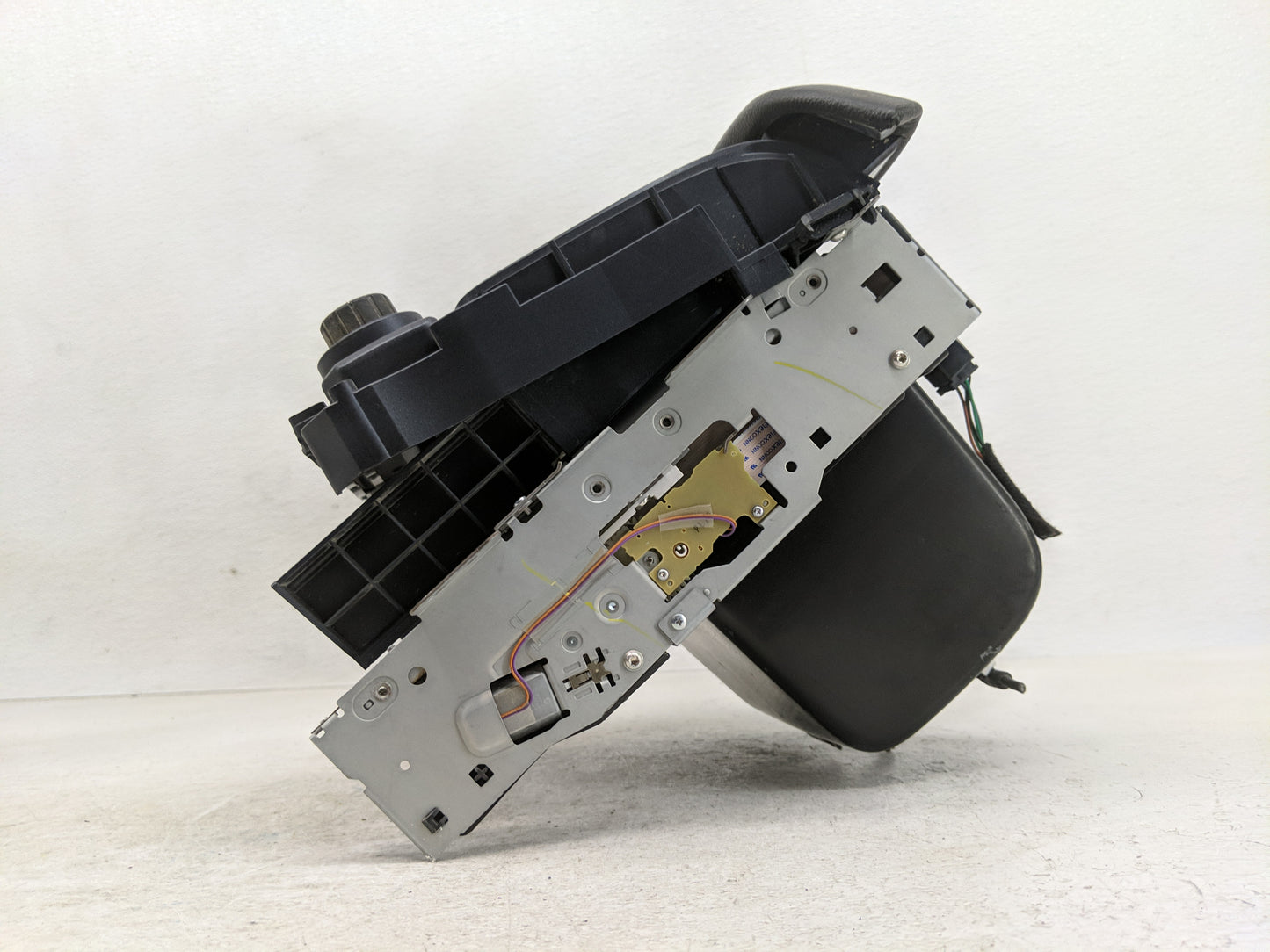 Gmc Yukon Xl 1500 Radio Control Panel - Oemusedautoparts1.com