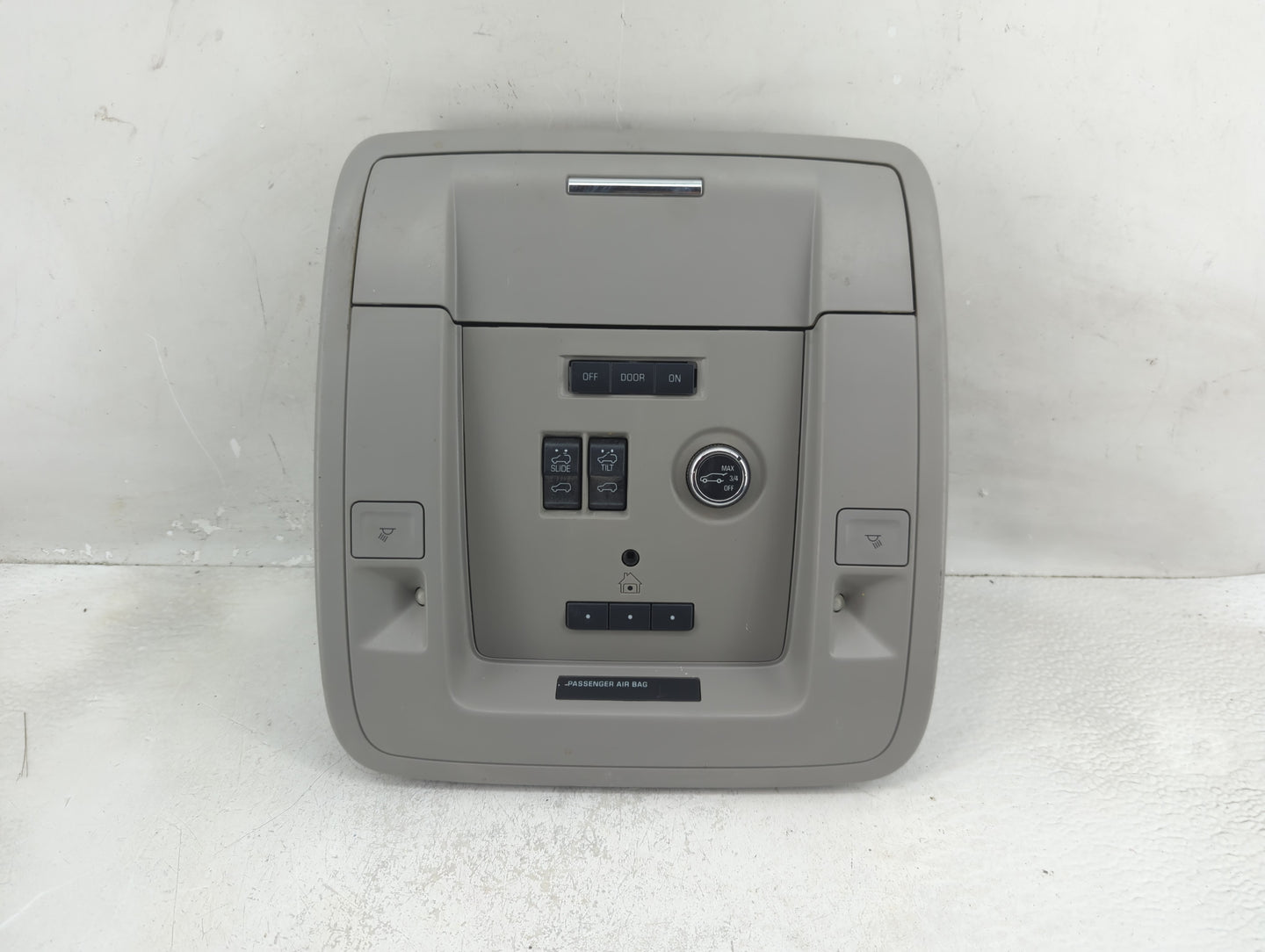 Gmc Yukon Xl 1500 Overhead Roof Console 1321776 - Oemusedautoparts1.com