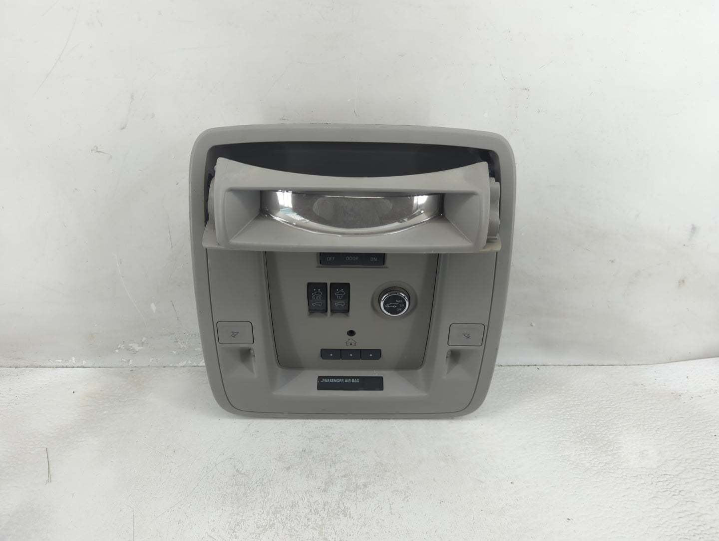 Gmc Yukon Xl 1500 Overhead Roof Console 1321776 - Oemusedautoparts1.com