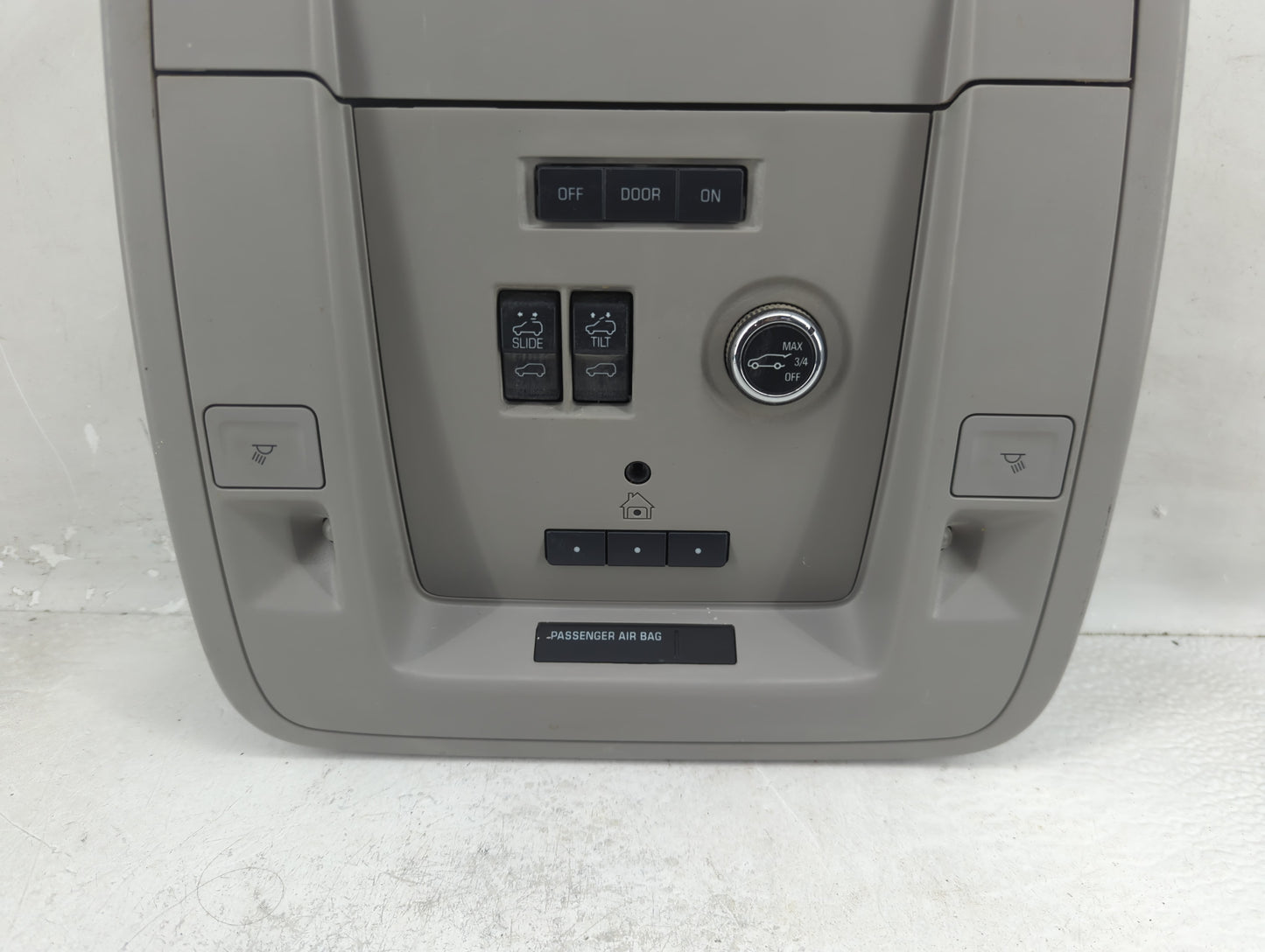 Gmc Yukon Xl 1500 Overhead Roof Console 1321776 - Oemusedautoparts1.com