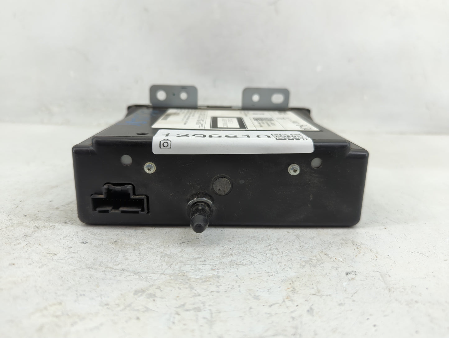 2017 Gmc Yukon Xl 1500 Radio AM FM Cd Player Receiver Replacement P/N:84016434 Fits Fits 2018 2019 OEM Used Auto Parts - Oem