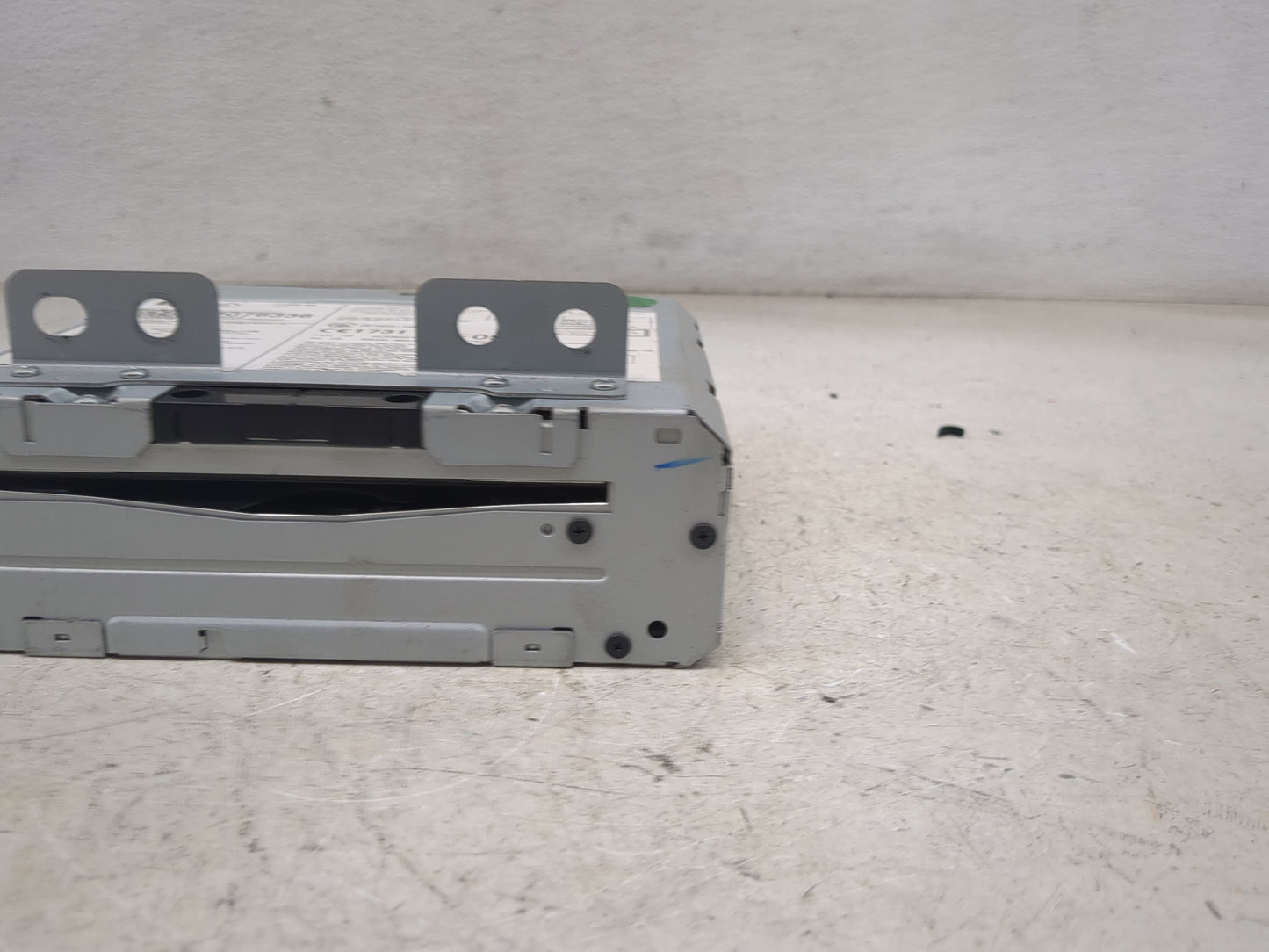 2017 Gmc Yukon Xl 1500 Radio AM FM Cd Player Receiver Replacement P/N:84076336 Fits OEM Used Auto Parts - Oemusedautoparts1.