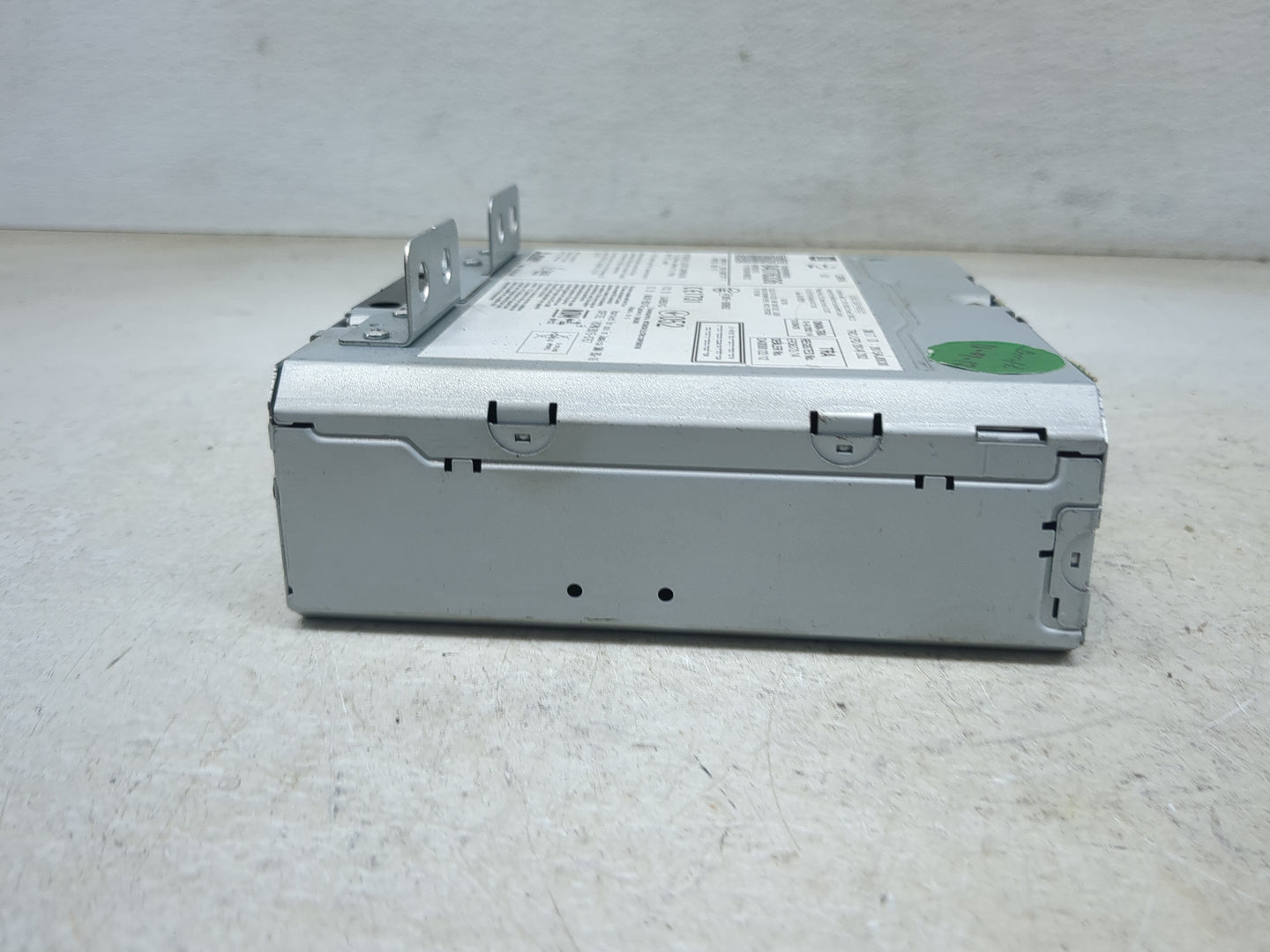2017 Gmc Yukon Xl 1500 Radio AM FM Cd Player Receiver Replacement P/N:84076336 Fits OEM Used Auto Parts - Oemusedautoparts1.