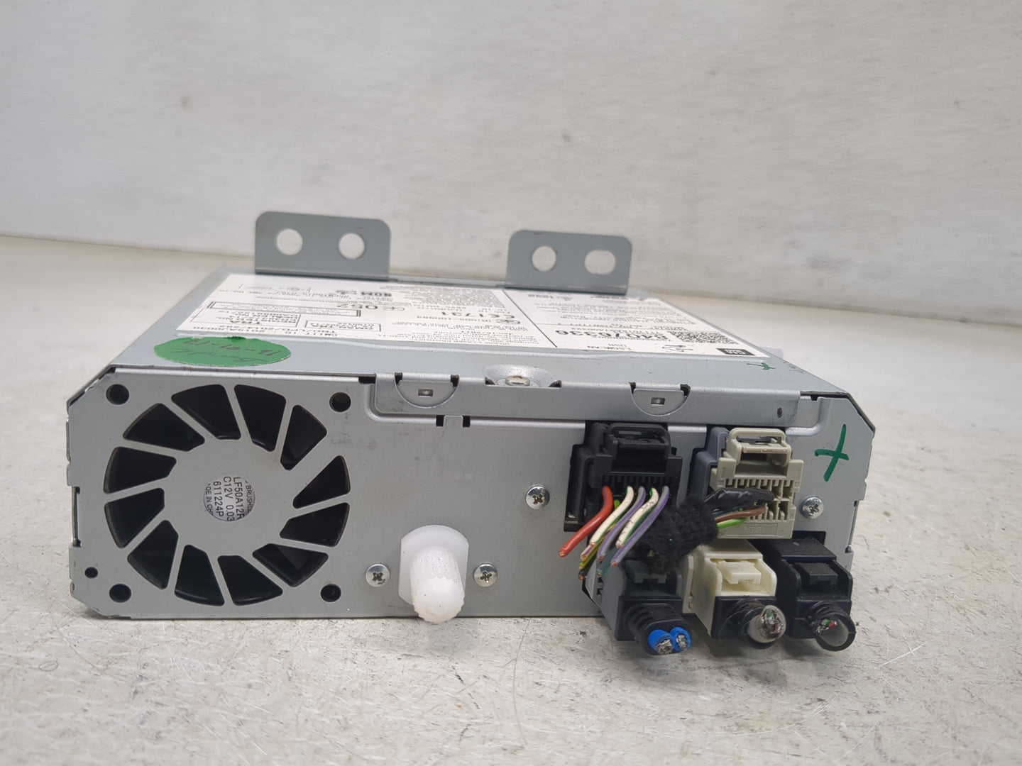 2017 Gmc Yukon Xl 1500 Radio AM FM Cd Player Receiver Replacement P/N:84076336 Fits OEM Used Auto Parts - Oemusedautoparts1.