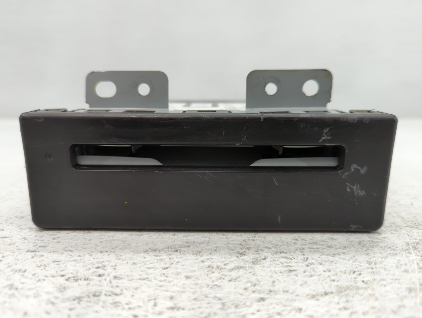 Gmc Yukon Xl 1500 Am Fm Cd Player Radio Receiver - Oemusedautoparts1.com