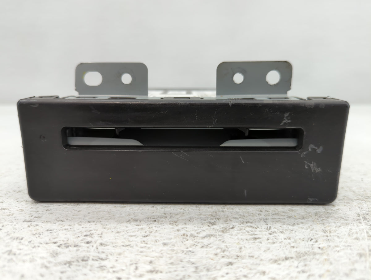 Gmc Yukon Xl 1500 Am Fm Cd Player Radio Receiver 729384 - Oemusedautoparts1.com