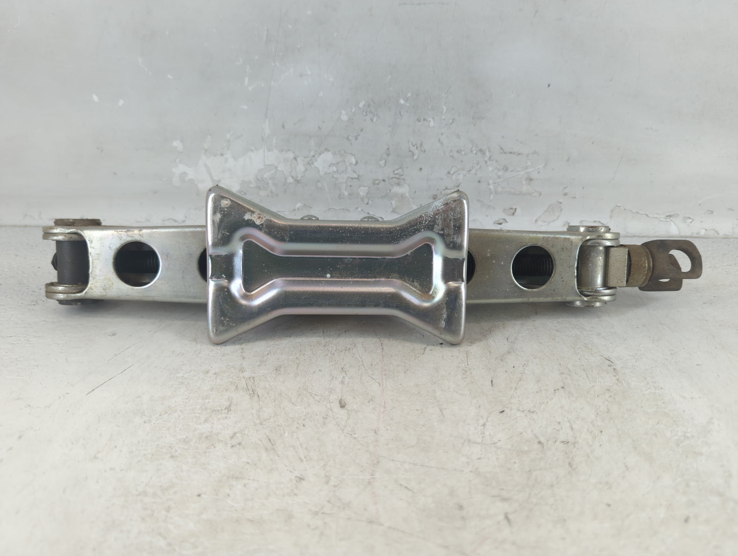 2017 Honda Accord Spare Scissor Car Jack 1048292 - Oemusedautoparts1.com