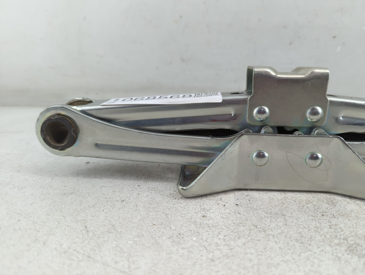 2017 Honda Accord Spare Scissor Car Jack 1068568 - Oemusedautoparts1.com