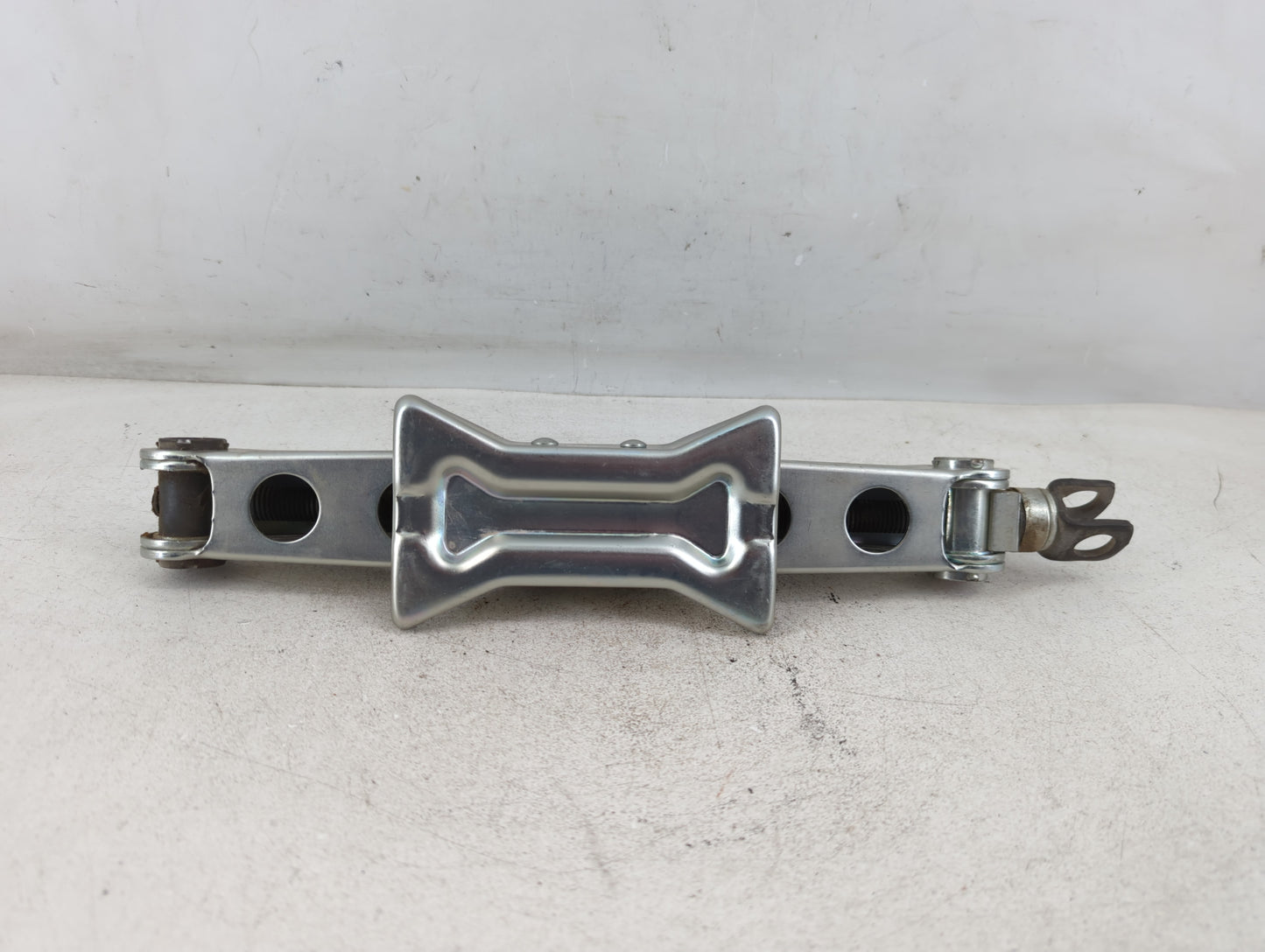 2017 Honda Accord Spare Scissor Car Jack 1068568 - Oemusedautoparts1.com