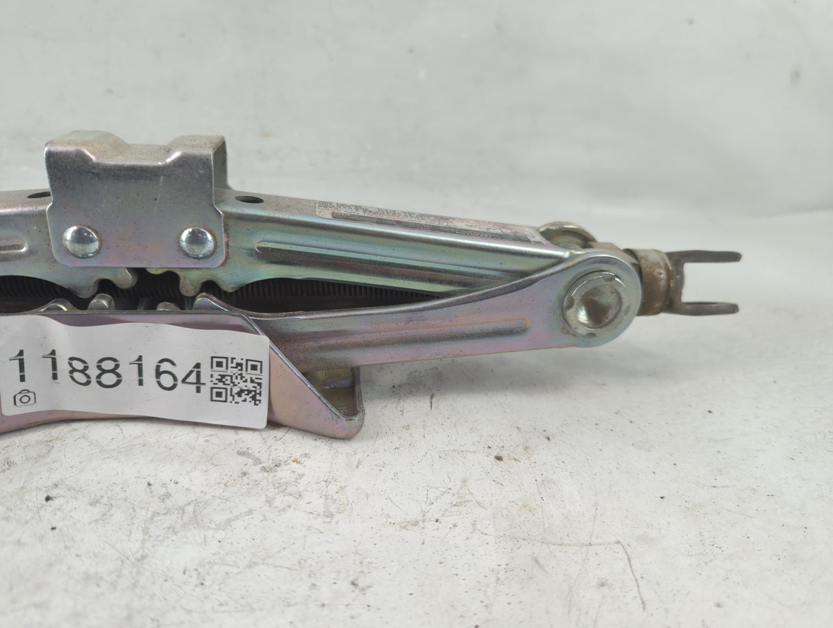 2017 Honda Accord Spare Scissor Car Jack 1188164 - Oemusedautoparts1.com