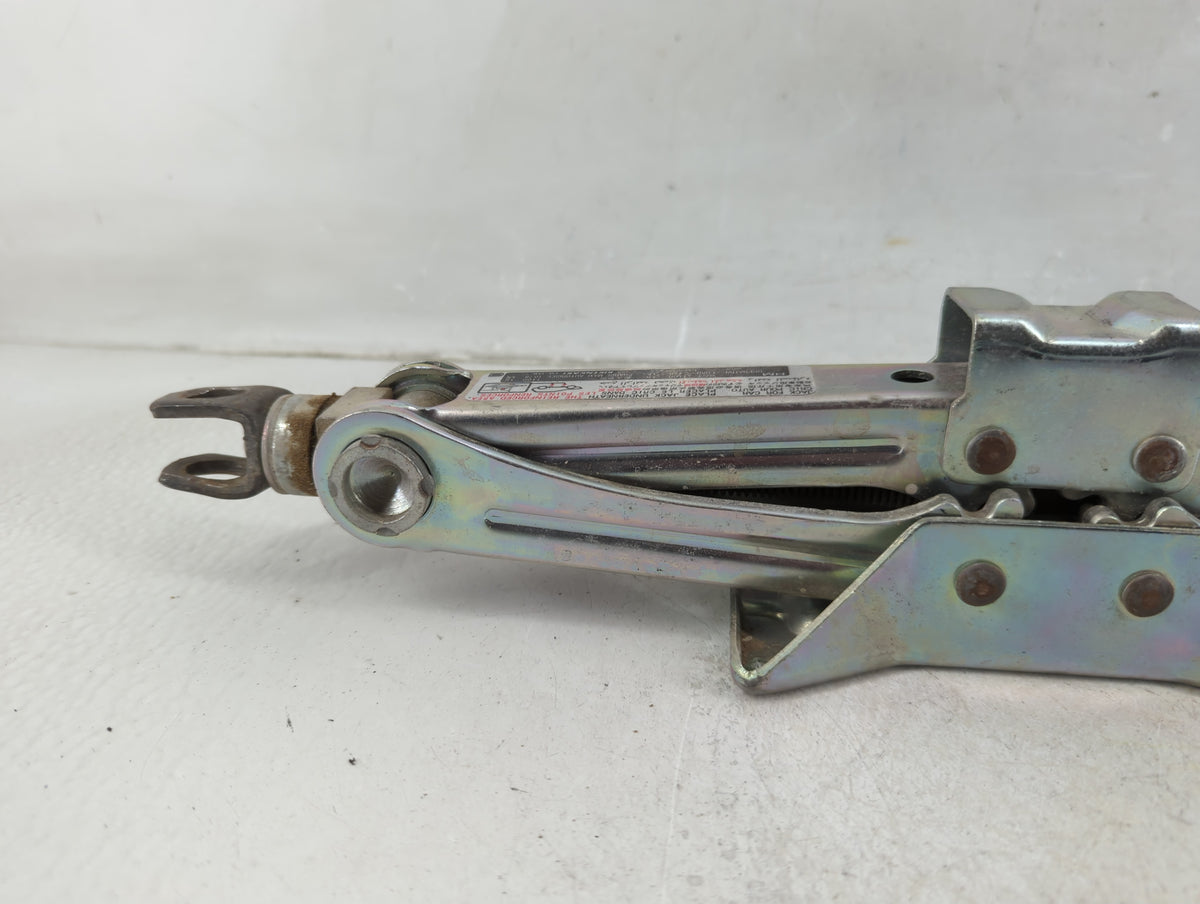 2017 Honda Accord Spare Scissor Car Jack 1188183 - Oemusedautoparts1.com