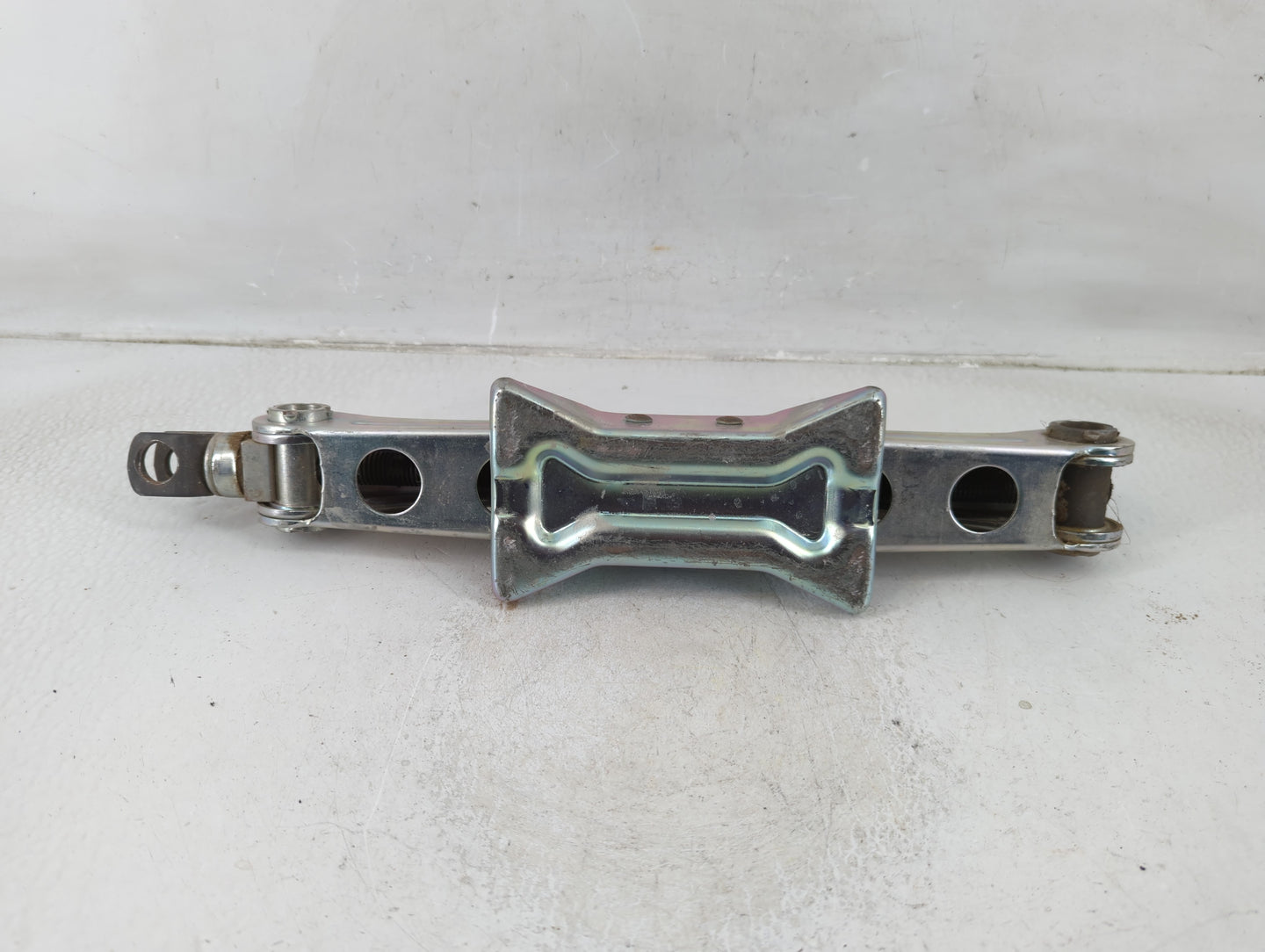 2017 Honda Accord Spare Scissor Car Jack 1188183 - Oemusedautoparts1.com