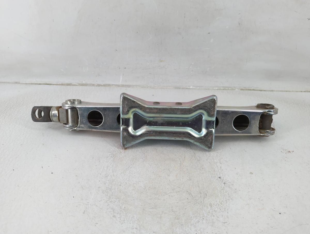 2017 Honda Accord Spare Scissor Car Jack 1188183 - Oemusedautoparts1.com