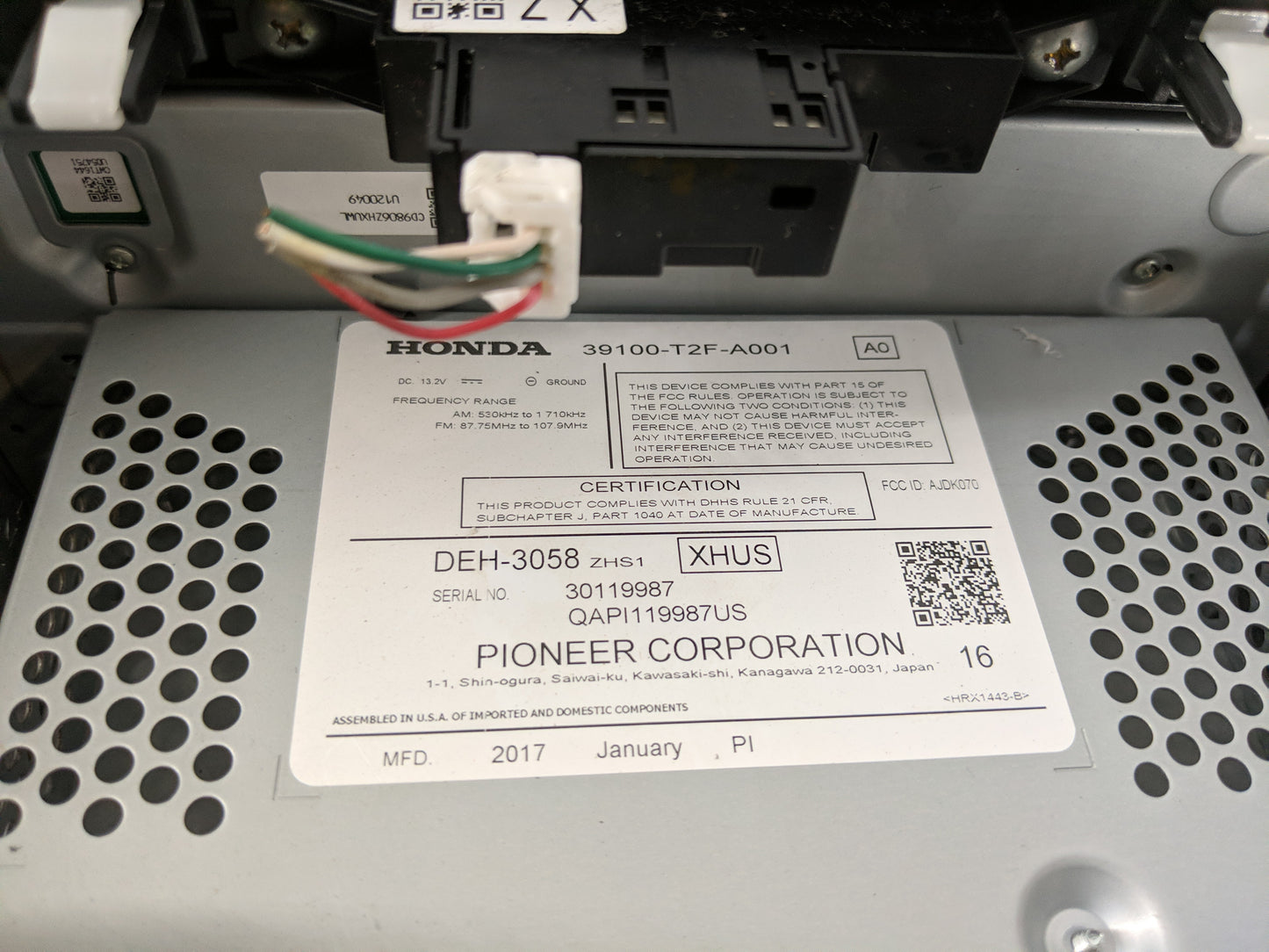 2016-2017 Honda Accord Radio AM FM Cd Player Receiver Replacement P/N:39100-T2F-A001 Fits Fits 2016 2017 OEM Used Auto Parts