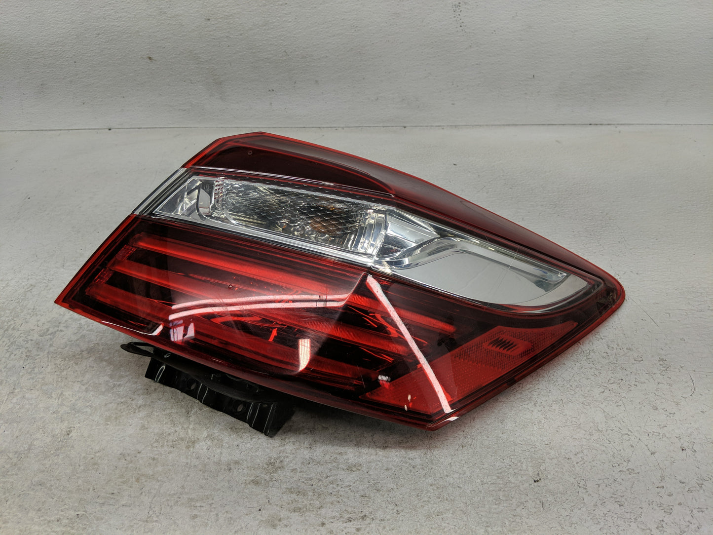 2016-2017 Honda Accord Tail Light Assembly Passenger Right OEM Fits Fits 2016 2017 OEM Used Auto Parts - Oemusedautoparts1.c
