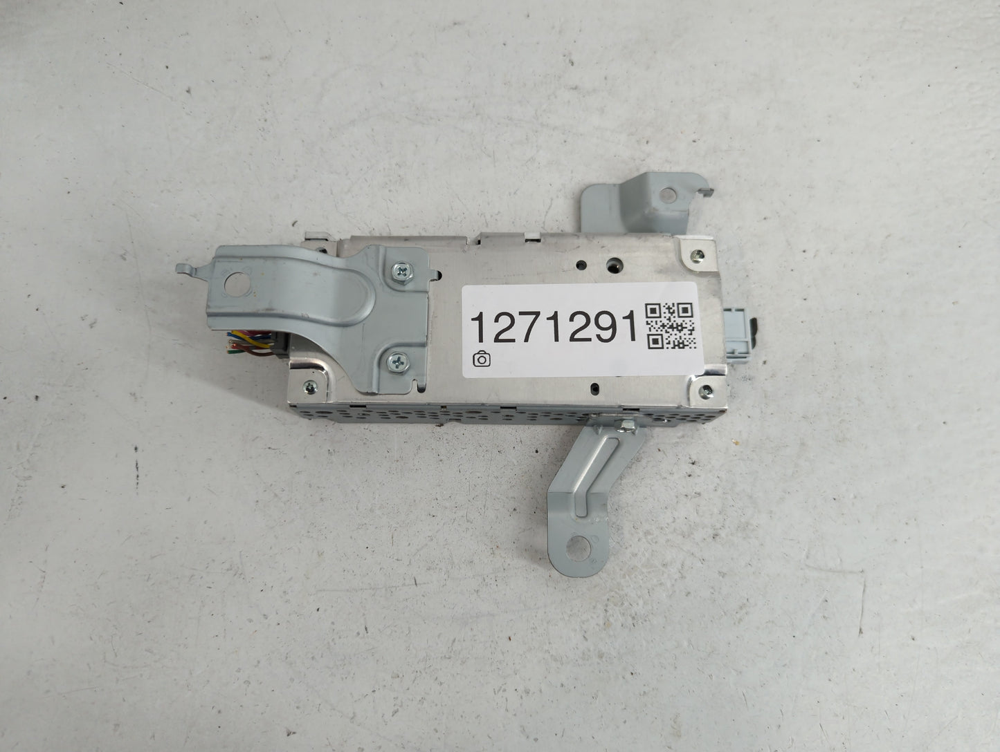 2016-2017 Honda Accord Radio AM FM Cd Player Receiver Replacement P/N:39800-T2A-A11 Fits Fits 2016 2017 OEM Used Auto Parts 