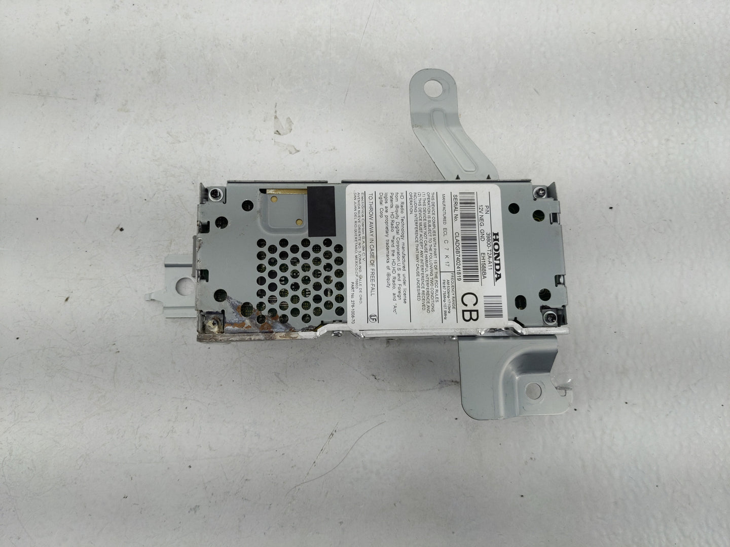 2016-2017 Honda Accord Radio AM FM Cd Player Receiver Replacement P/N:39800-T2A-A11 Fits Fits 2016 2017 OEM Used Auto Parts 