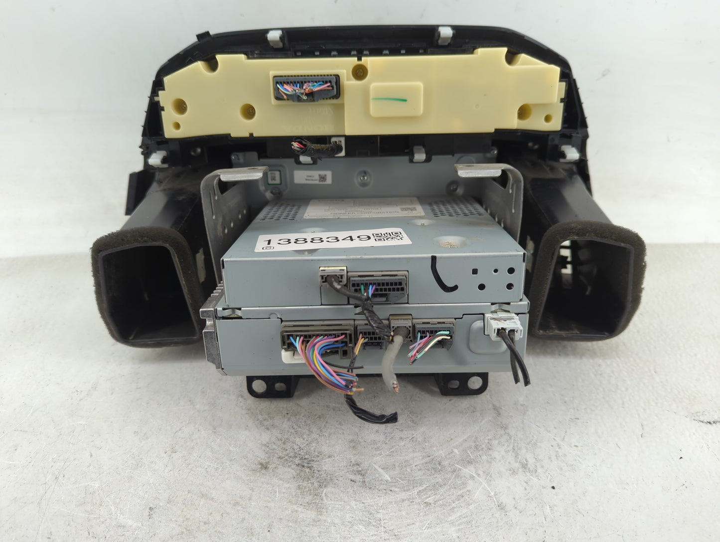 2016-2017 Honda Accord Radio AM FM Cd Player Receiver Replacement P/N:39100-T2F-A200 Fits Fits 2016 2017 OEM Used Auto Parts