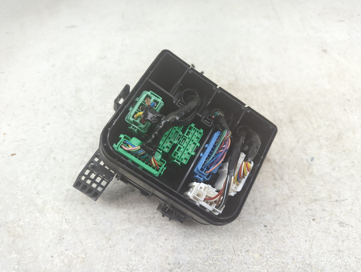 2017 Honda Accord Fusebox Fuse Box Panel Relay Module P/N:32200TLAA22 Fits OEM Used Auto Parts - Oemusedautoparts1.com