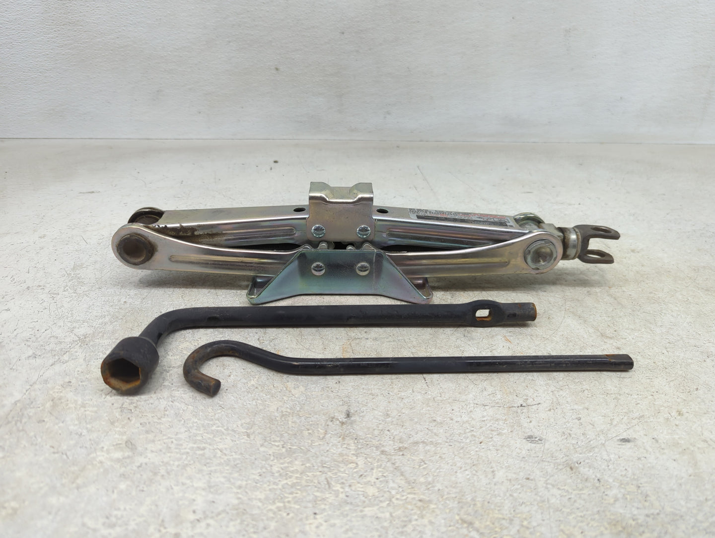 2017 Honda Accord Spare Scissor Car Jack - Oemusedautoparts1.com