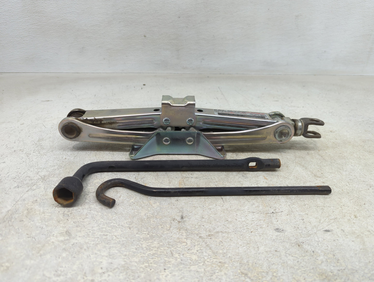 2017 Honda Accord Spare Scissor Car Jack - Oemusedautoparts1.com