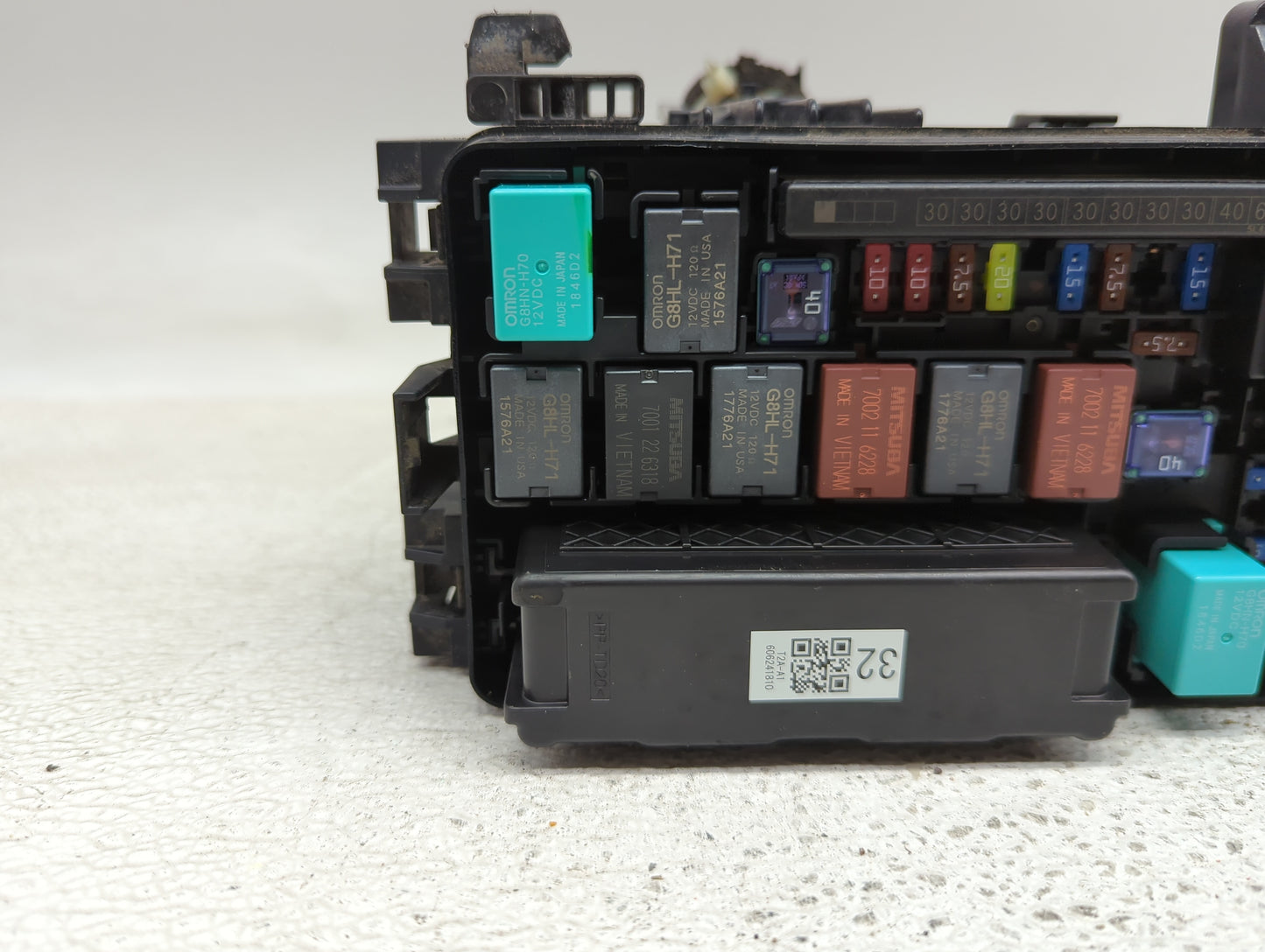 2014-2017 Honda Accord Fusebox Fuse Box Panel Relay Module P/N:886072522078 Fits Fits 2014 2015 2016 2017 OEM Used Auto Part