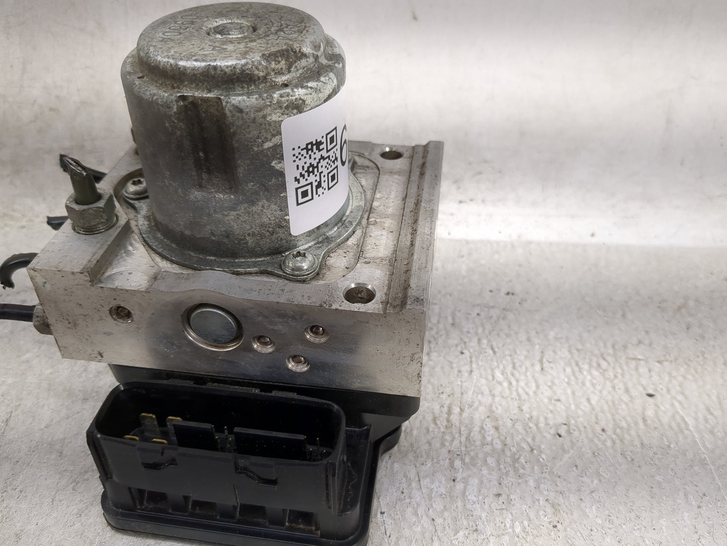 2016-2017 Honda Accord ABS Pump Control Module Replacement P/N:HBB7L 070907 Fits Fits 2016 2017 OEM Used Auto Parts - Oemuse