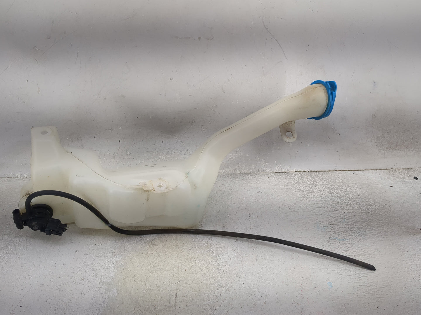 2013-2017 Honda Accord Windshield Washer Fluid Reservoir Bottle Oem 1474156 - Oemusedautoparts1.com