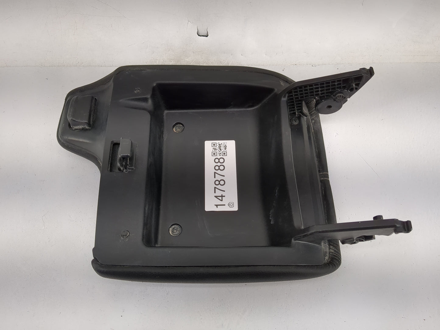2017 Honda Accord Center Console Armrest Cover Lid Fits OEM Used Auto Parts - Oemusedautoparts1.com