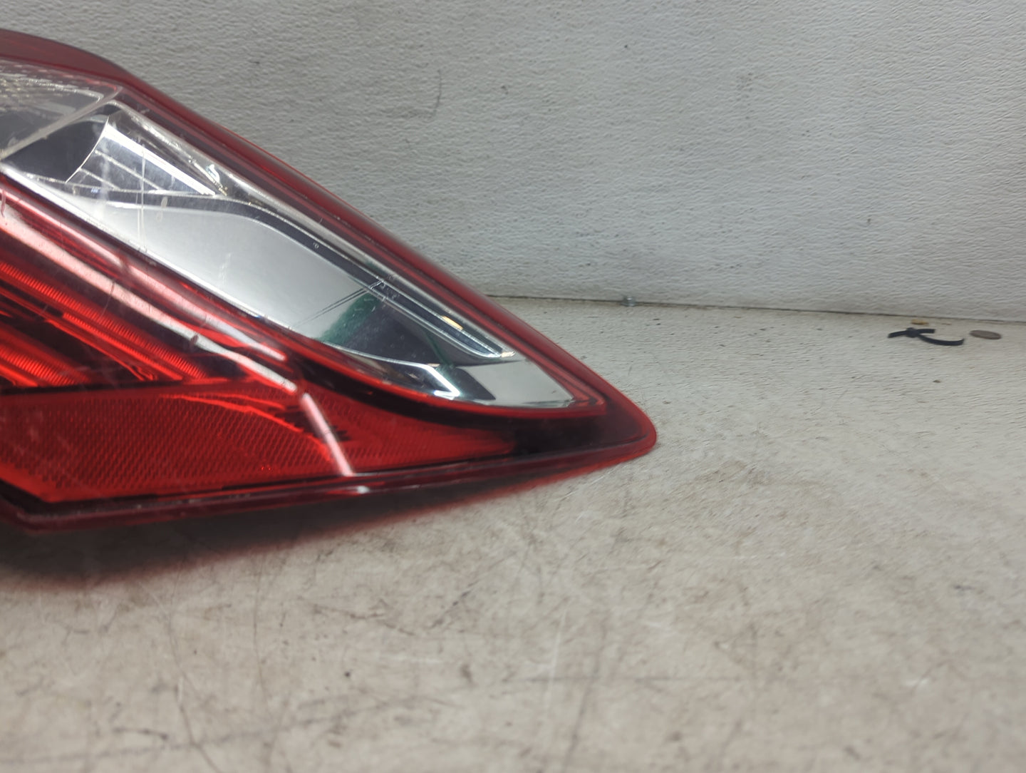 2017 Honda Accord Tail Light Assembly Passenger Right OEM P/N:UM23HZ T2AX A2 Fits OEM Used Auto Parts - Oemusedautoparts1.co