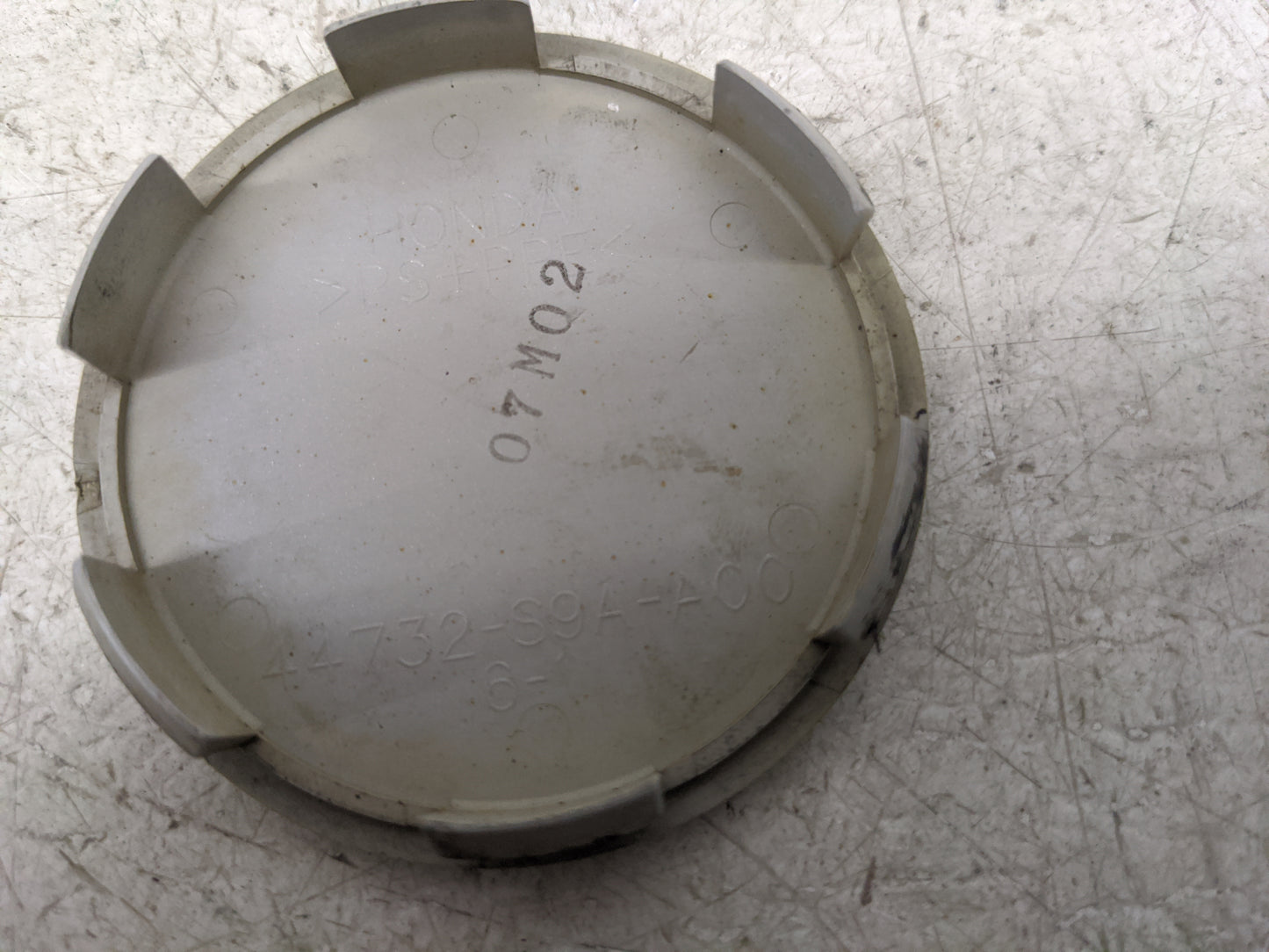 2017 Honda Accord Rim Wheel Center Cap Silver 1481066 - Oemusedautoparts1.com