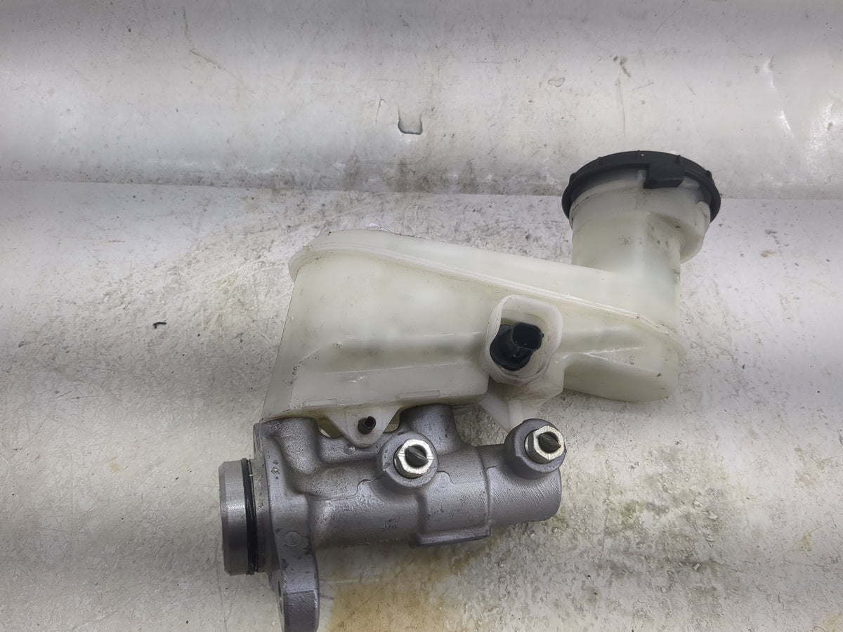 2013-2017 Honda Accord Brake Master Cylinder 1497011 - Oemusedautoparts1.com