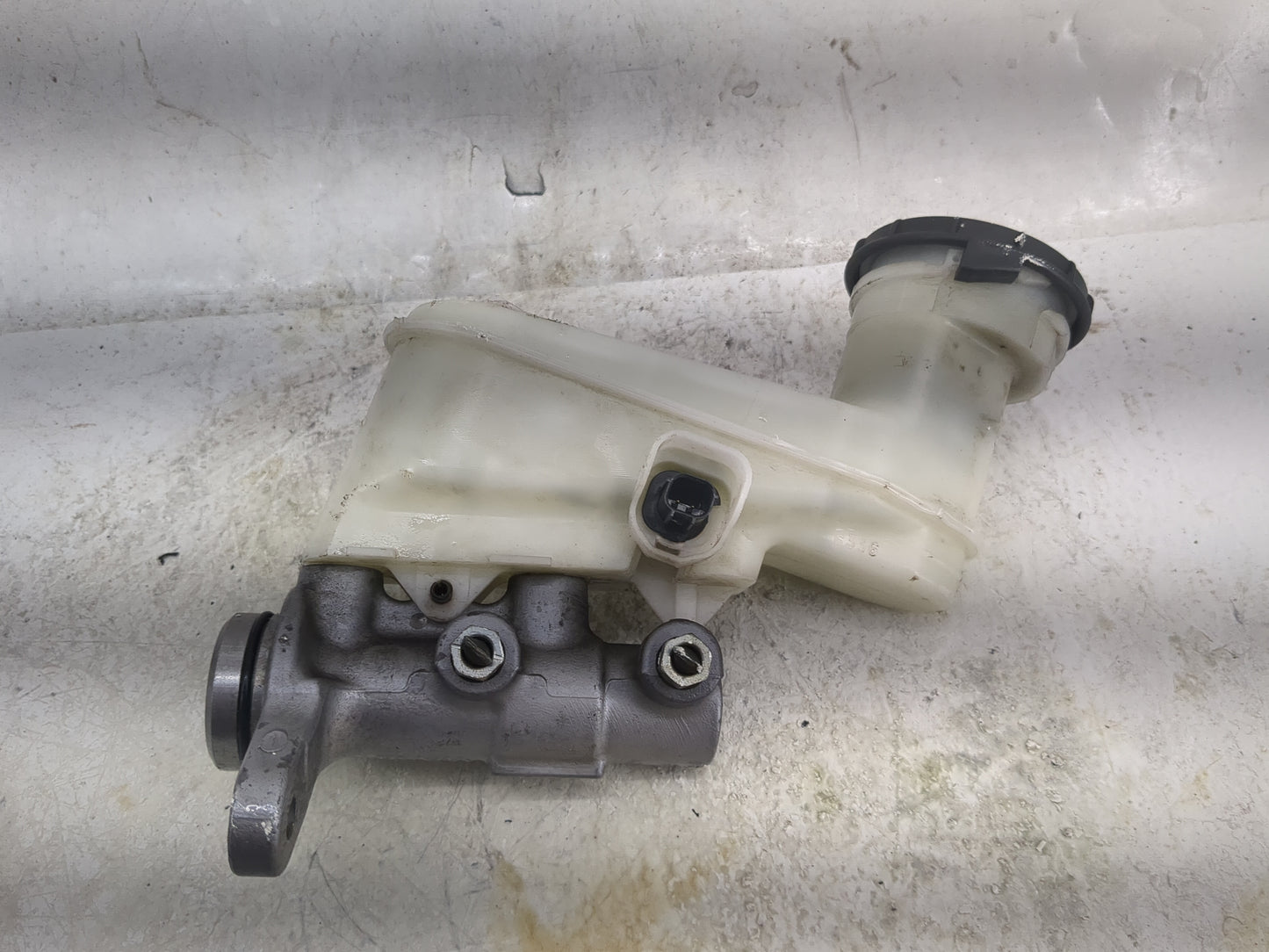 2013-2017 Honda Accord Brake Master Cylinder 1497011 - Oemusedautoparts1.com