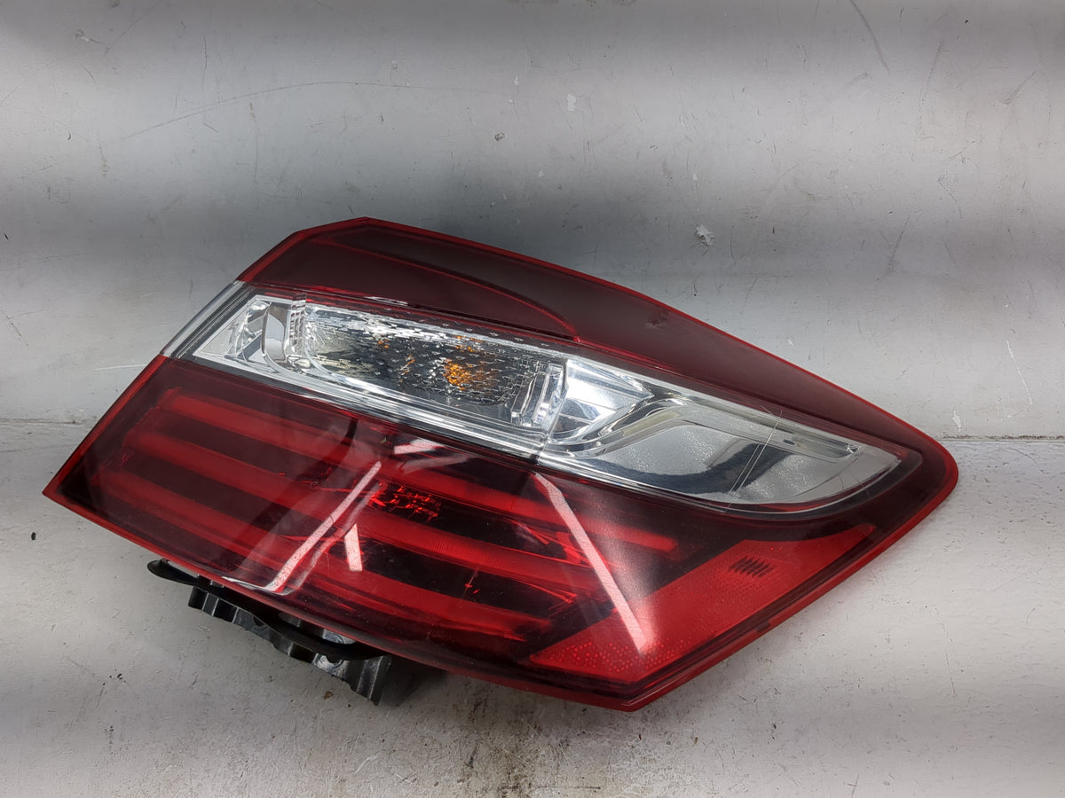2016-2017 Honda Accord Tail Light Assembly Passenger Right OEM P/N:UK15FZ T2AX, A2 Fits Fits 2016 2017 OEM Used Auto Parts -