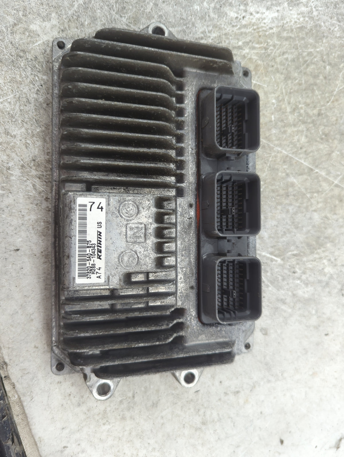2016-2017 Honda Accord PCM Engine Control Computer ECU ECM PCU OEM P/N:37820-5A0-B75 H288-104343 Fits 2016 2017 OEM Used Aut