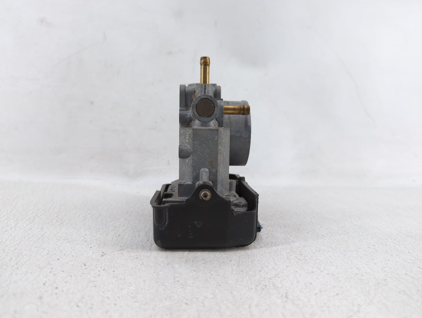 2013-2017 Honda Accord Throttle Body P/N:GMF4A Fits Fits 2013 2014 2015 2016 2017 2018 OEM Used Auto Parts - Oemusedautopart