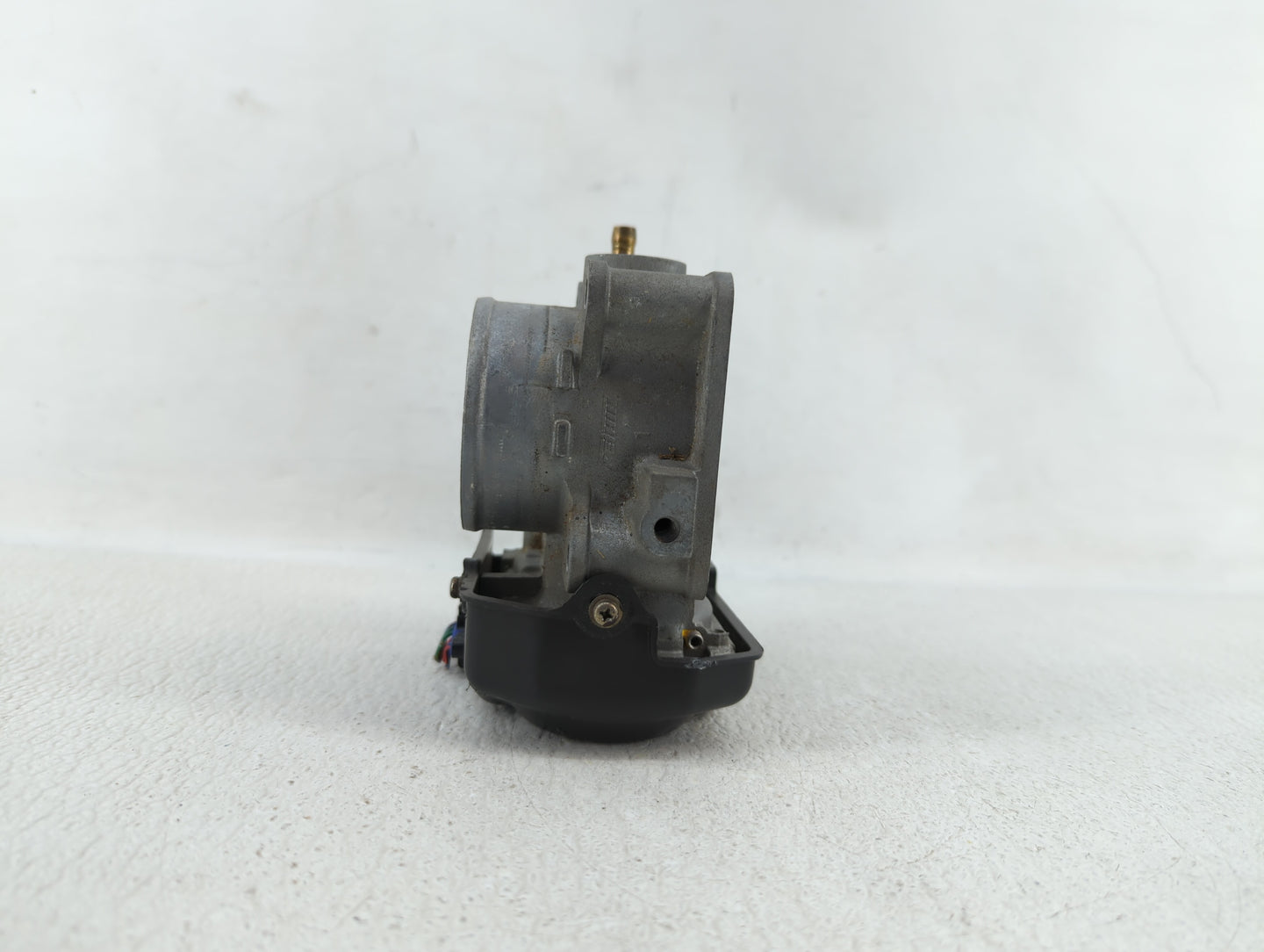 2013-2017 Honda Accord Throttle Body P/N:GMF4A Fits Fits 2013 2014 2015 2016 2017 2018 OEM Used Auto Parts - Oemusedautopart