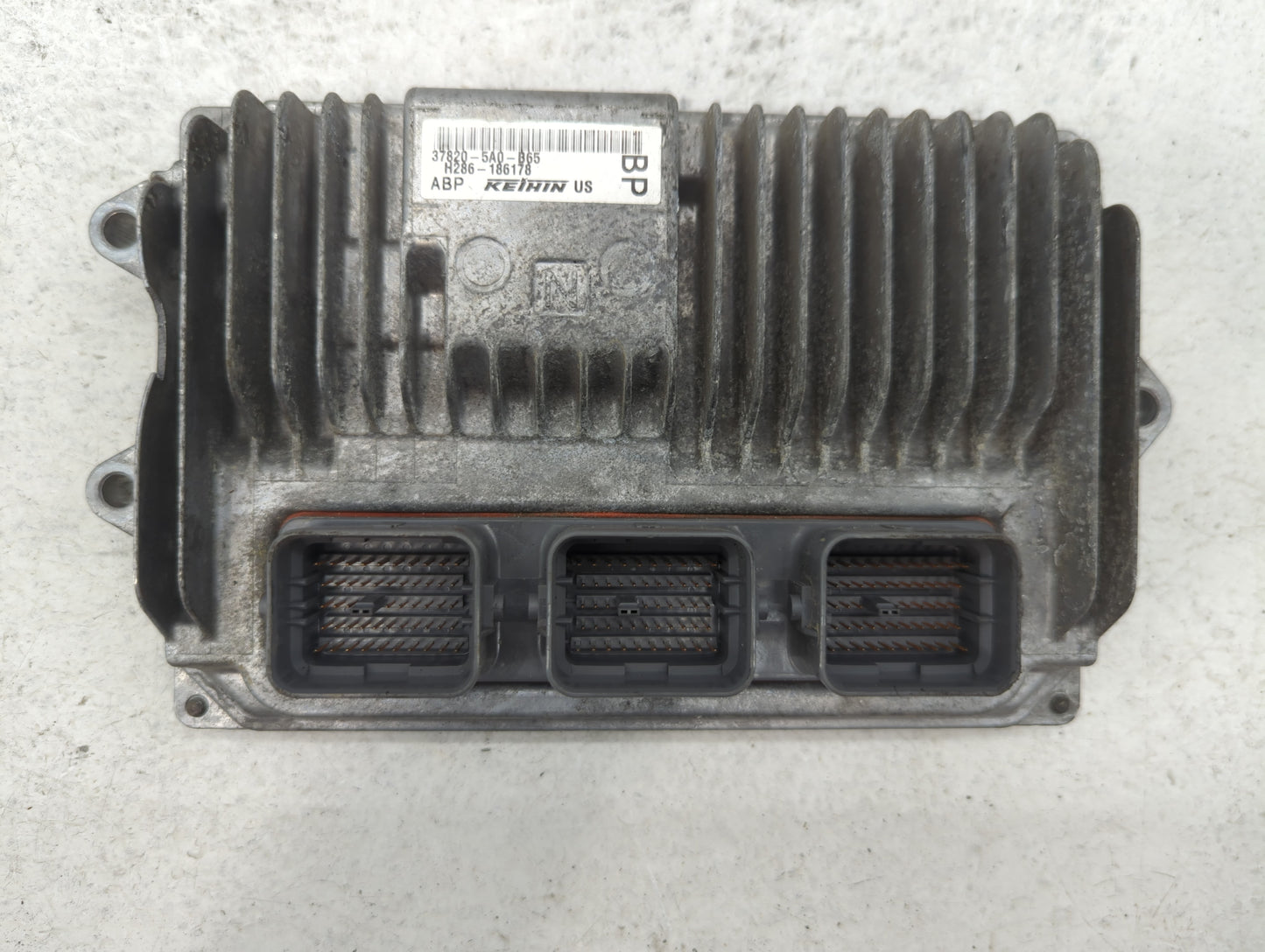2016-2017 Honda Accord PCM Engine Control Computer ECU ECM PCU OEM P/N:37820-5A0-B65 37820-5A0-B25 Fits Fits 2016 2017 OEM U