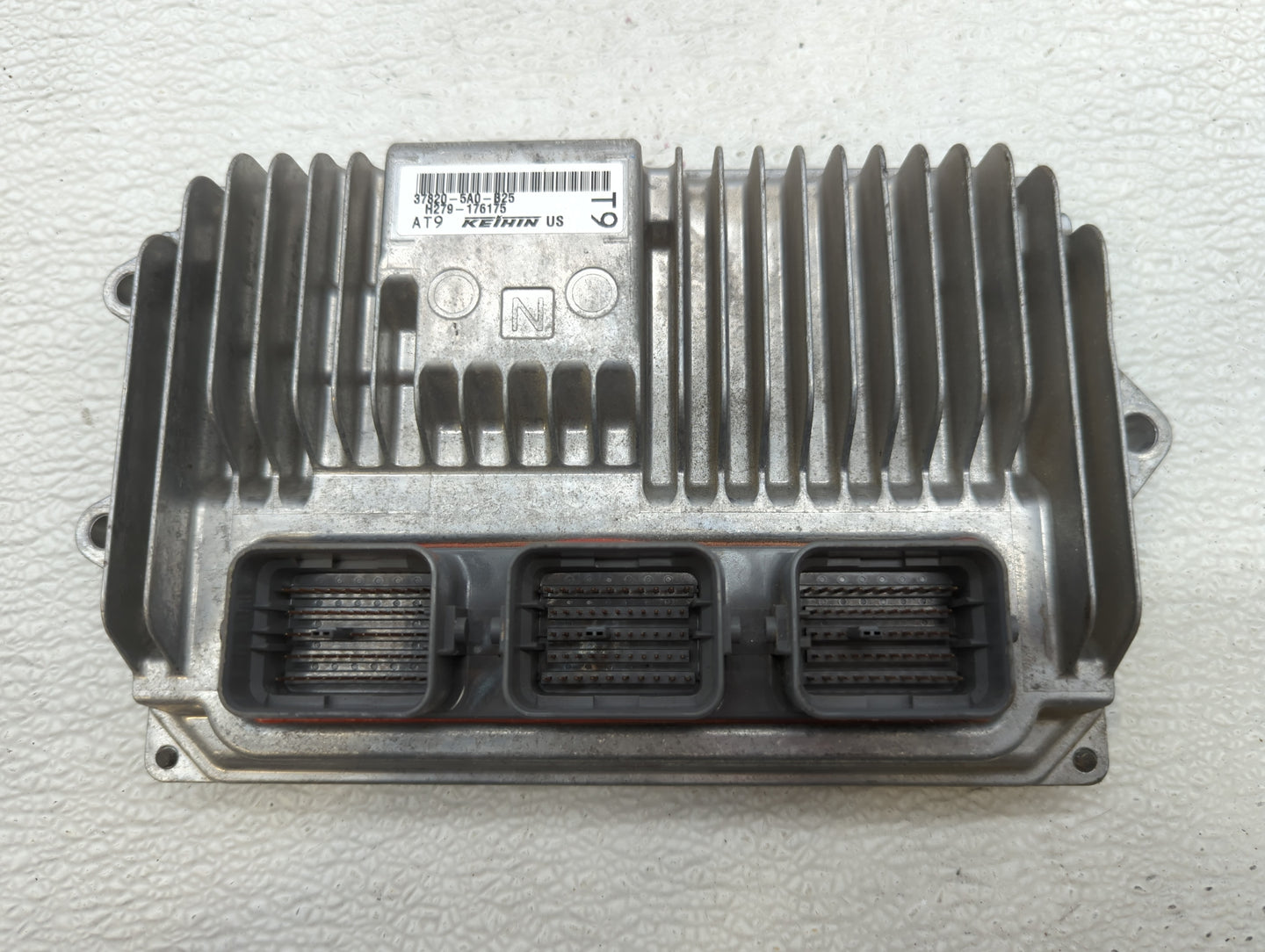 2016-2017 Honda Accord PCM Engine Control Computer ECU ECM PCU OEM P/N:37820-5A0-B25 Fits Fits 2016 2017 OEM Used Auto Parts