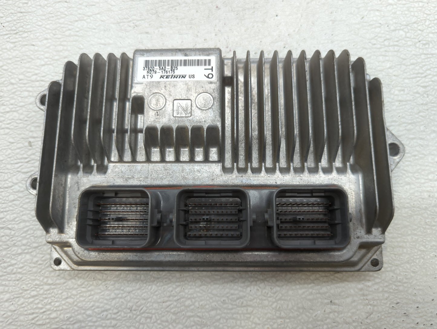 2016-2017 Honda Accord PCM Engine Control Computer ECU ECM PCU OEM P/N:37820-5A0-B25 Fits Fits 2016 2017 OEM Used Auto Parts