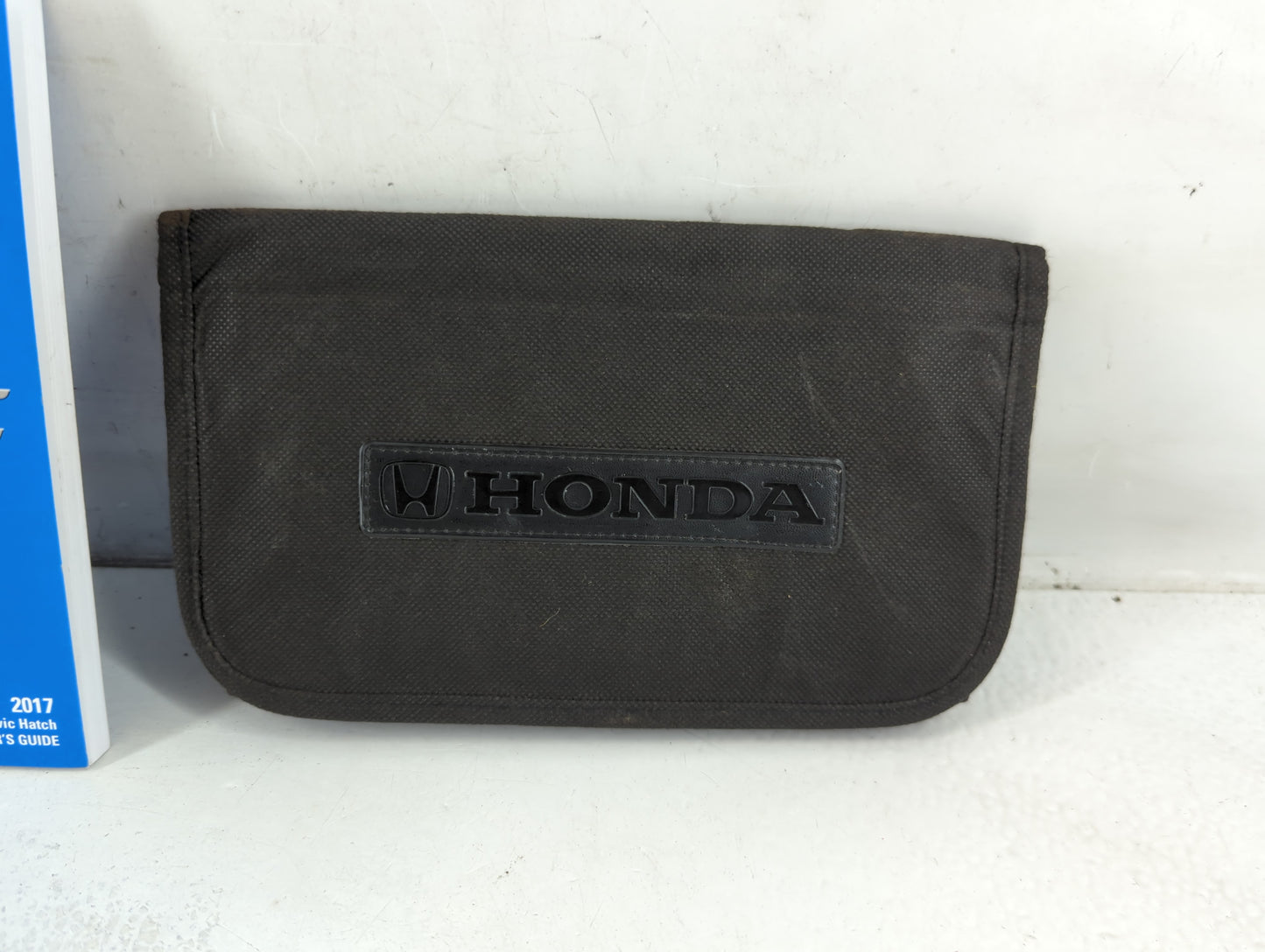 2017 Honda Civic Owners Manual Book Guide P/N:00X31-TGG-G002 OEM Used Auto Parts - Oemusedautoparts1.com