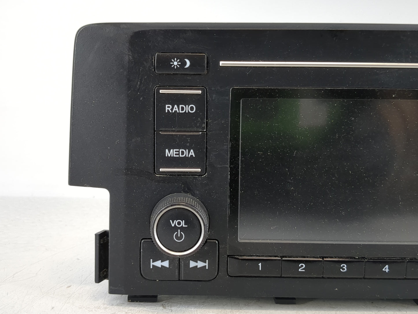 2016-2017 Honda Civic Radio AM FM Cd Player Receiver Replacement P/N:39100-TBA-A11 Fits Fits 2016 2017 OEM Used Auto Parts -