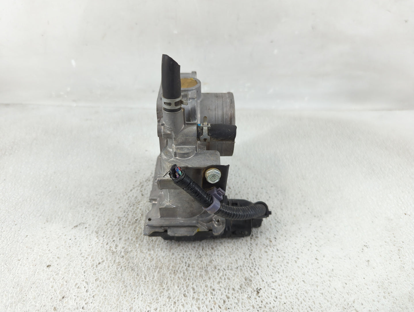 2016-2022 Honda Civic Throttle Body P/N:GMH1A Fits Fits 2016 2017 2018 2019 2020 2021 2022 OEM Used Auto Parts - Oemusedauto