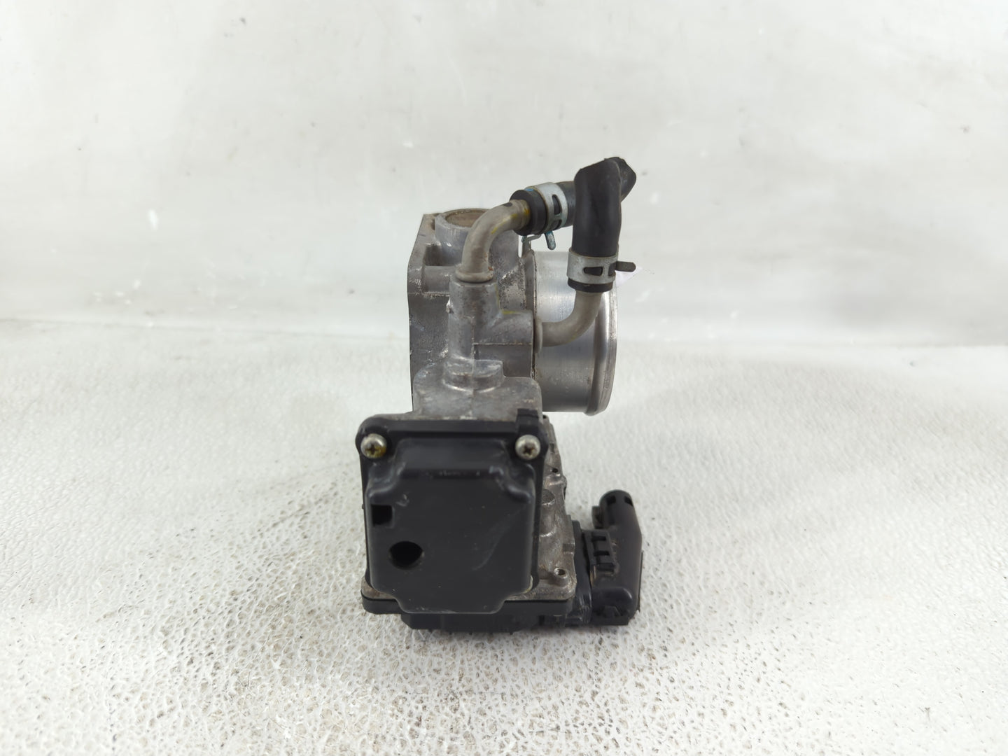 2016-2022 Honda Civic Throttle Body P/N:GMH1A Fits Fits 2016 2017 2018 2019 2020 2021 2022 OEM Used Auto Parts - Oemusedauto