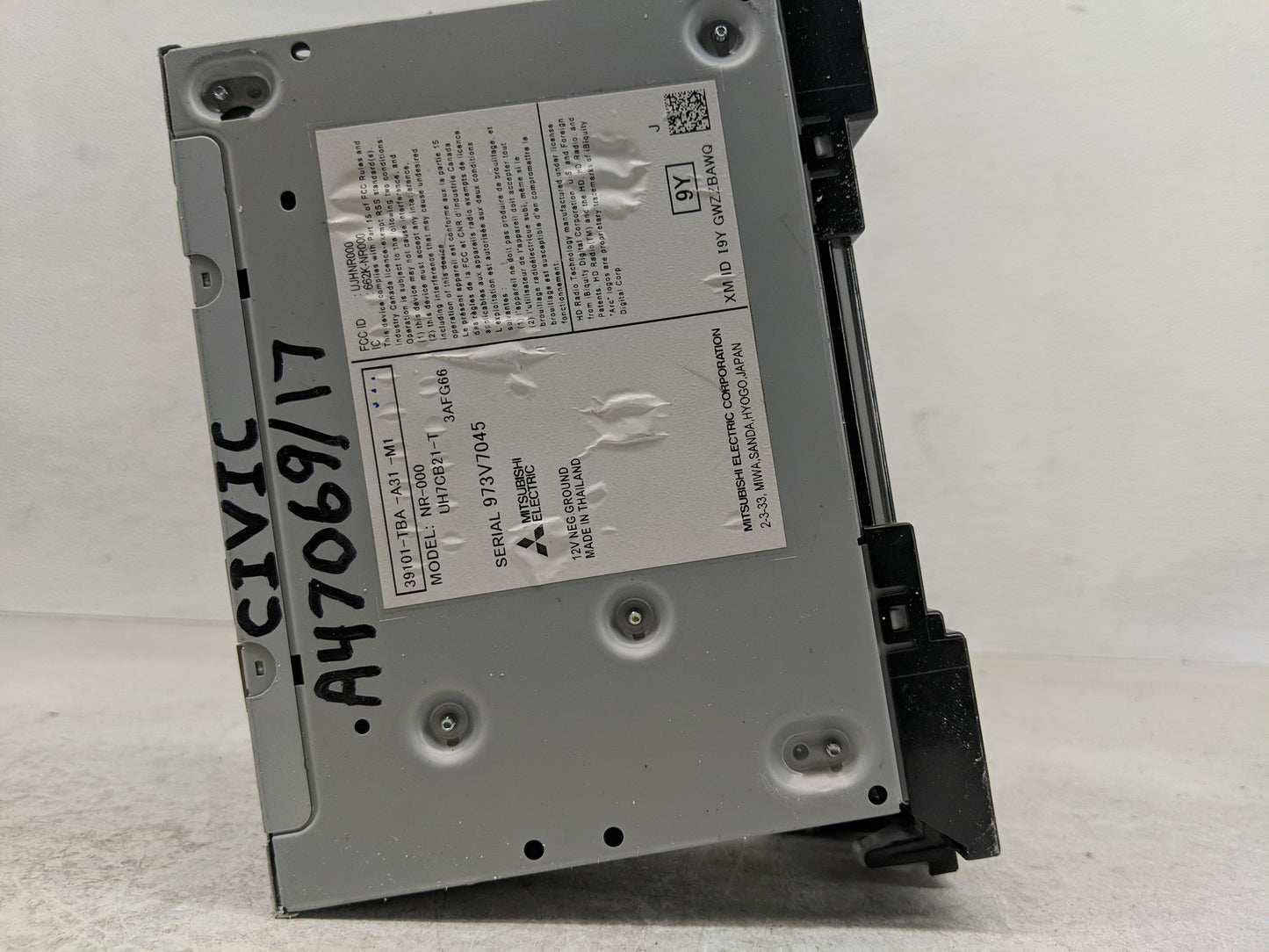 2017 Honda Civic Radio AM FM Cd Player Receiver Replacement P/N:39101-TBA-A31-M1 Fits OEM Used Auto Parts - Oemusedautoparts