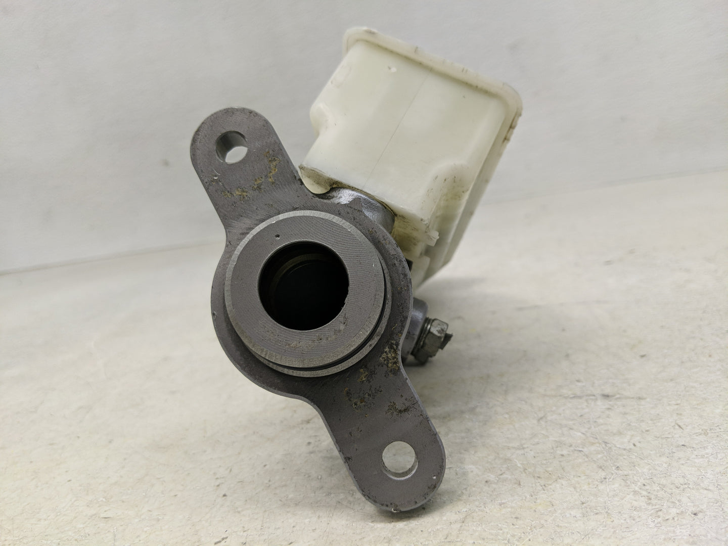 2016-2021 Honda Civic Brake Master Cylinder 1300395 - Oemusedautoparts1.com