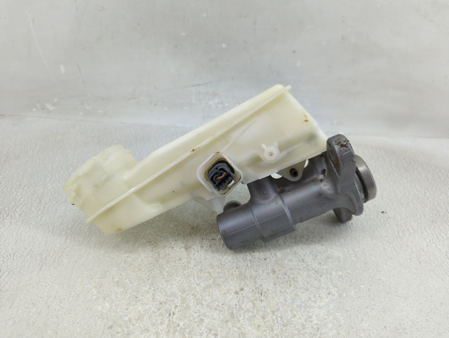2016-2021 Honda Civic Brake Master Cylinder - Oemusedautoparts1.com