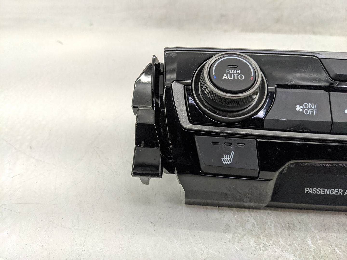 2016-2018 Honda Civic Climate Control Module Temperature AC/Heater Replacement P/N:79600TBAA611M1 Fits Fits 2016 2017 2018 O