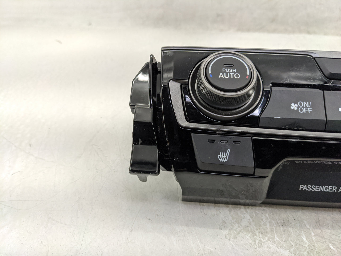 2016-2018 Honda Civic Climate Control Module Temperature AC/Heater Replacement P/N:79600TBAA611M1 Fits Fits 2016 2017 2018 O