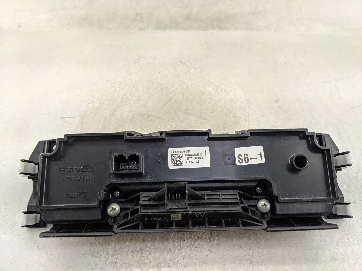 2016-2018 Honda Civic Climate Control Module Temperature AC/Heater Replacement P/N:79600TBAA611M1 Fits Fits 2016 2017 2018 O